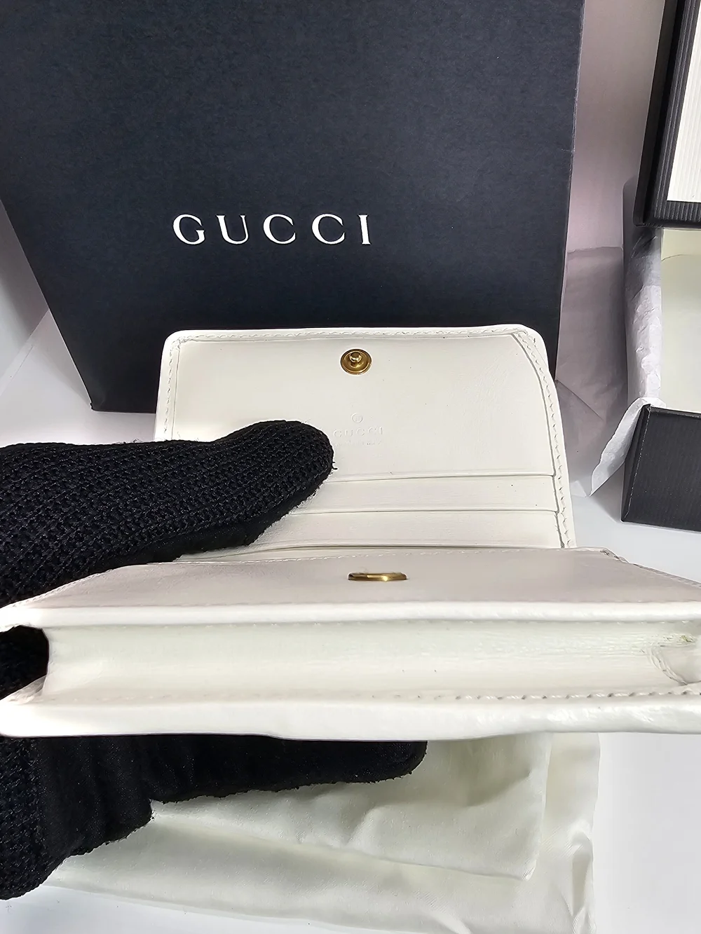 Gucci White Quilted Mini Wallet with Gold Accent - Picture 5 of 16